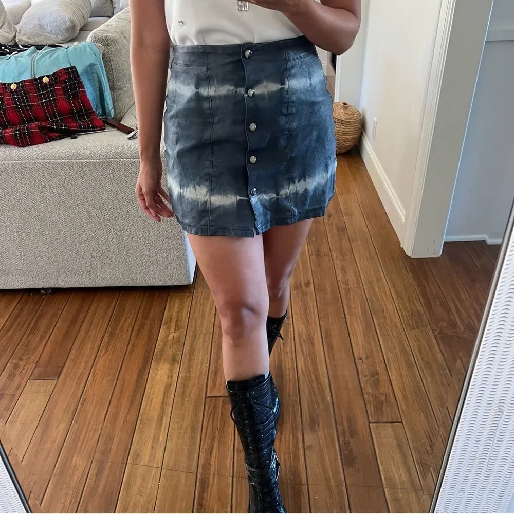 Faux Leather tie dye skirt - Picture 6 of 7